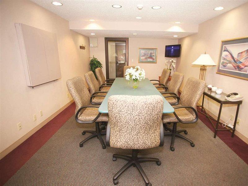 La Quinta Inn By Wyndham Milwaukee West 布鲁克菲尔德 外观 照片