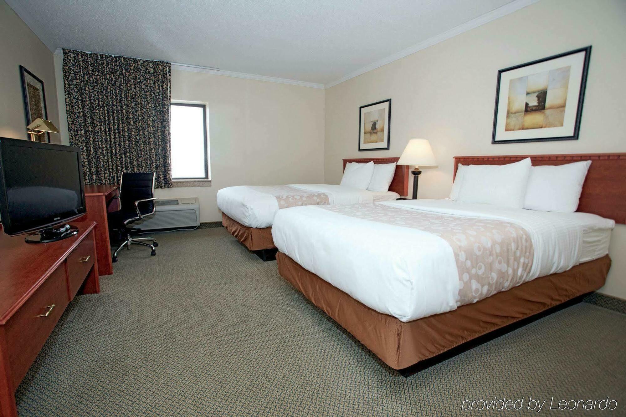 La Quinta Inn By Wyndham Milwaukee West 布鲁克菲尔德 外观 照片