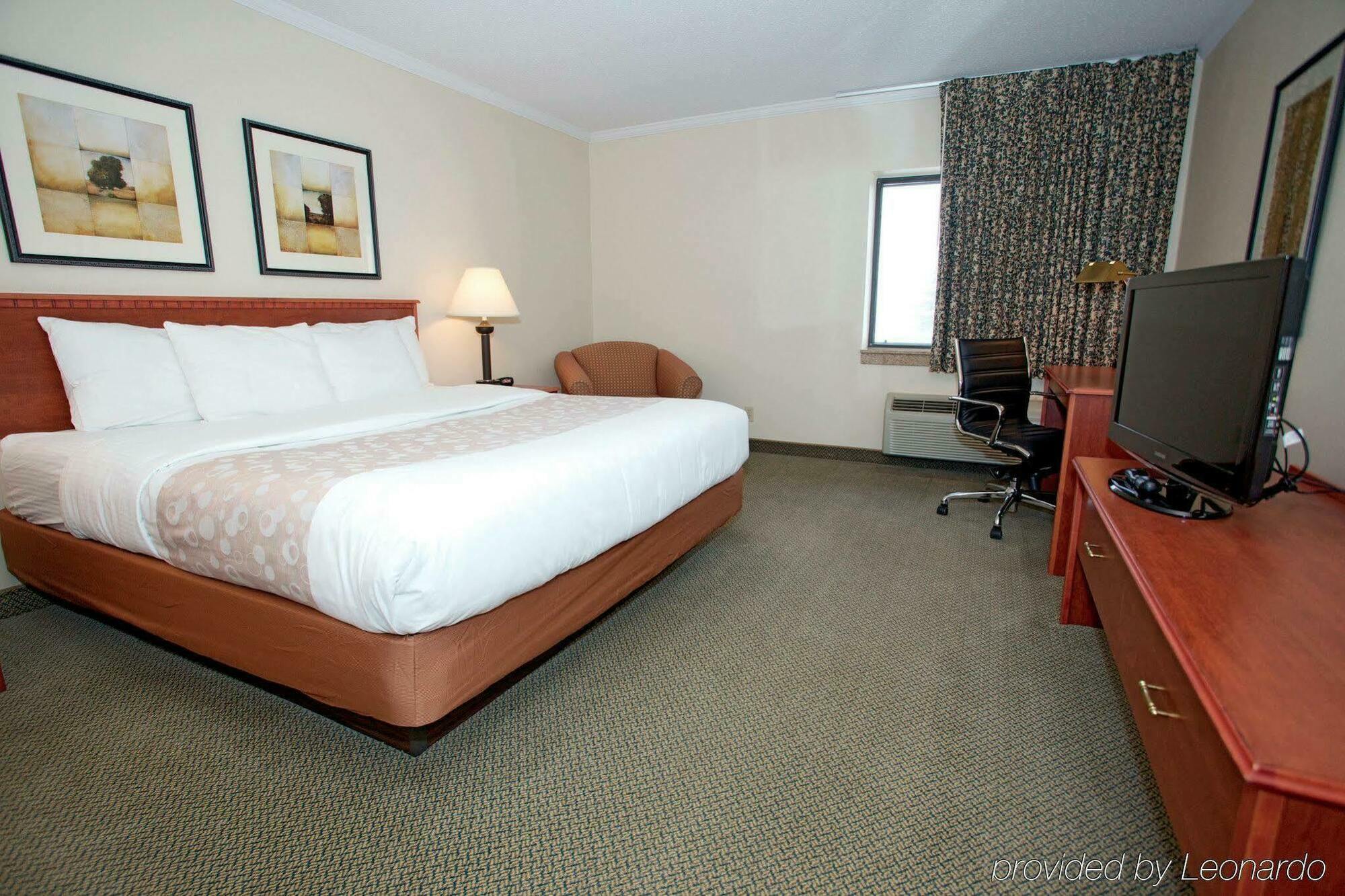 La Quinta Inn By Wyndham Milwaukee West 布鲁克菲尔德 外观 照片