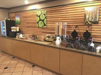 La Quinta Inn By Wyndham Milwaukee West 布鲁克菲尔德 外观 照片