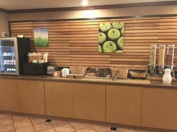 La Quinta Inn By Wyndham Milwaukee West 布鲁克菲尔德 外观 照片